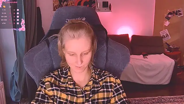 Snapshot of KatiKate chatting on 10-22-25, 02:17 KatiKate online show from 10-22-25, 02:17