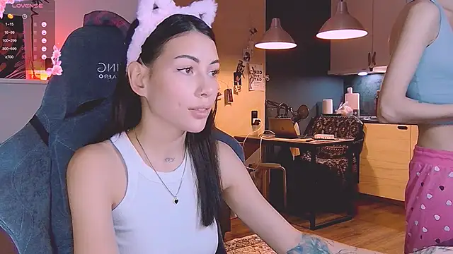 Snapshot of KatiKate chatting on 10-28-25, 05:15 KatiKate online show from 10-28-25, 05:15