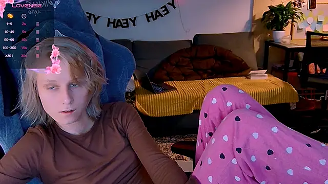 Snapshot of KatiKate chatting on 11-10-25, 05:34 KatiKate online show from 11-10-25, 05:34