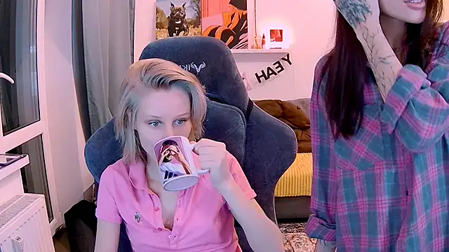 KatiKate online show from 11-21-25, 02:05