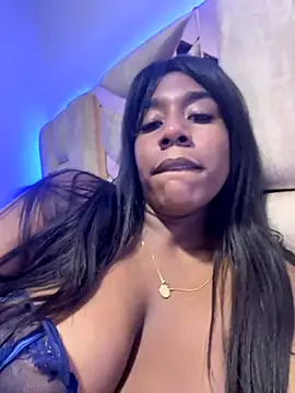 Snapshot of KloheCurvy chatting on 10-10-25, 04:11 KloheCurvy online show from 10-10-25, 04:11