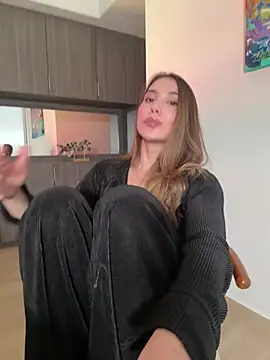 SophieRaily  online show from 02-04-25, 11:49