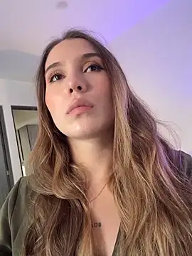 SophieRaily  online show from 10-01-25, 06:58