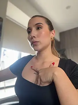 SophieRaily  online show from 01-14-26, 08:58