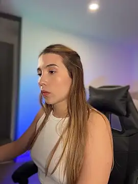 Snapshot of SophieRaily_ chatting on 03-05-26, 10:50 SophieRaily online show from 03-05-26, 10:50