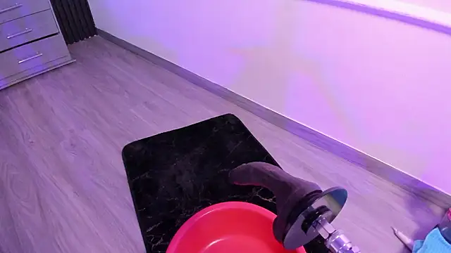 Snapshot of MiiaaMoonroee chatting on 02-14-26, 09:11 MiiaaMoonroee online show from 02-14-26, 09:11