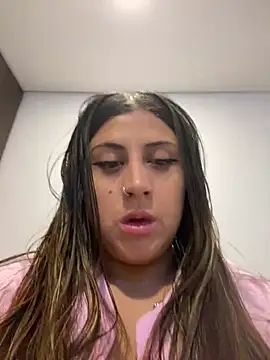 Snapshot of girl_anni chatting on 01-21-25, 06:12 girl anni online show from 01-21-25, 06:12