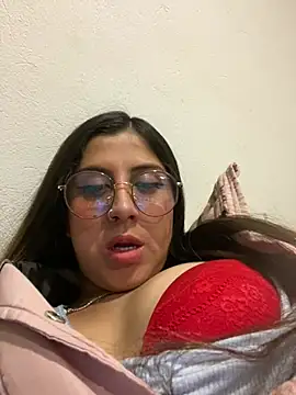 Snapshot of girl_anni chatting on 01-26-25, 12:05 girl anni online show from 01-26-25, 12:05