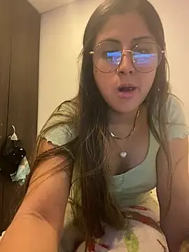 Snapshot of girl_anni chatting on 01-28-25, 02:43 girl anni online show from 01-28-25, 02:43