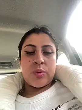 Snapshot of girl_anni chatting on 01-31-25, 06:57 girl anni online show from 01-31-25, 06:57