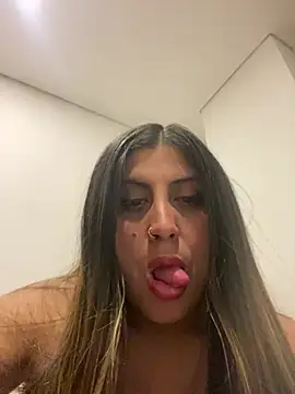 Snapshot of girl_anni chatting on 02-14-25, 04:15 girl anni online show from 02-14-25, 04:15
