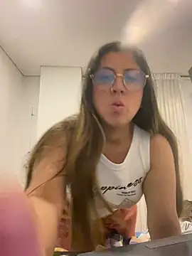 Snapshot of girl_anni chatting on 02-15-25, 11:25 girl anni online show from 02-15-25, 11:25