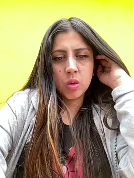 Snapshot of girl_anni chatting on 02-21-25, 04:59 girl anni online show from 02-21-25, 04:59