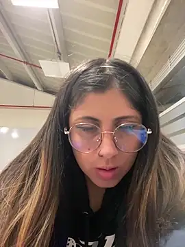 Snapshot of girl_anni chatting on 02-22-25, 01:44 girl anni online show from 02-22-25, 01:44