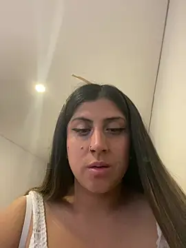 Snapshot of girl_anni chatting on 02-25-25, 08:09 girl anni online show from 02-25-25, 08:09