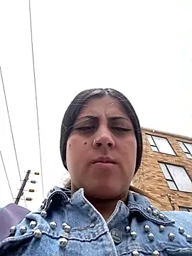 Snapshot of girl_anni chatting on 03-13-25, 05:39 girl anni online show from 03-13-25, 05:39