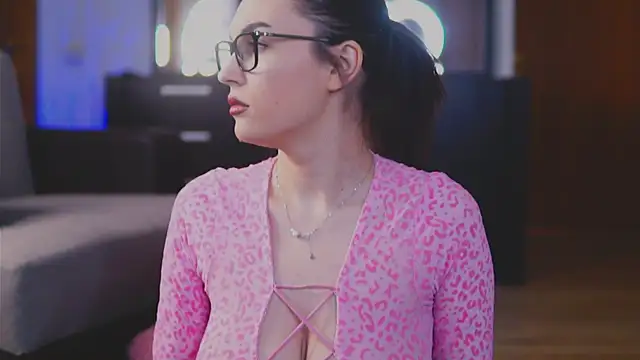 Mona Lisss online show from 01-17-25, 11:27