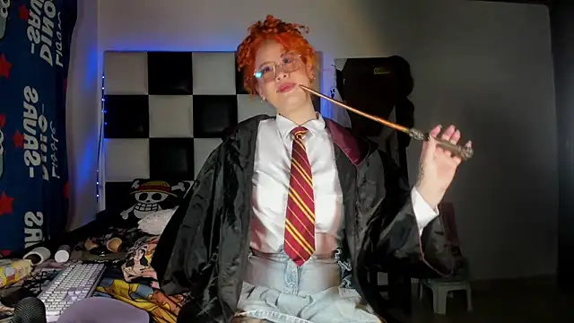 Snapshot of Nami_Curls chatting on 10-31-25, 04:57 Nami Curls online show from 10-31-25, 04:57