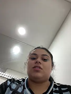 alissonfernandez  online show from 01-03-25, 10:51