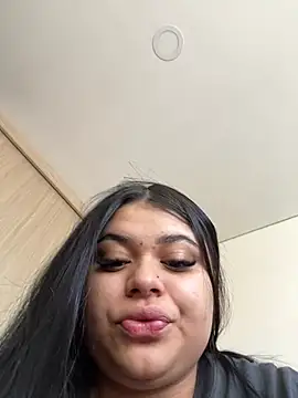 alissonfernandez  online show from 01-13-25, 12:56