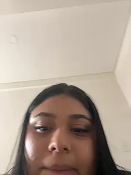 alissonfernandez  online show from 01-22-25, 06:52