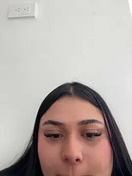 alissonfernandez  online show from 01-24-25, 04:39