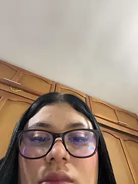 alissonfernandez  online show from 11-02-25, 12:35