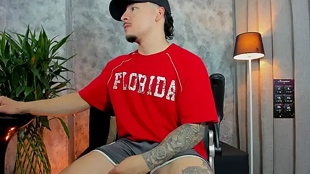 boyc022  online show from 11-21-25, 05:44