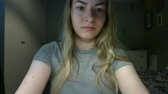 Snapshot of ROSIEx_sweet chatting on 05-12-26, 06:54 ROSIEx sweet online show from 05-12-26, 06:54