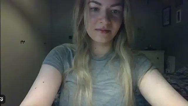 Snapshot of ROSIEx_sweet chatting on 05-15-26, 06:42 ROSIEx sweet online show from 05-15-26, 06:42
