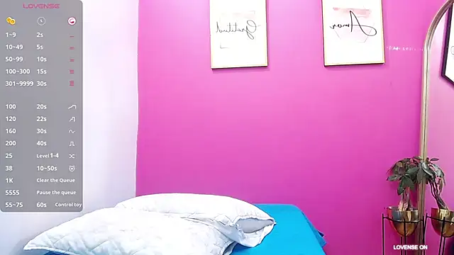 hornybarelylegalgirl online show from 03-19-25, 07:38