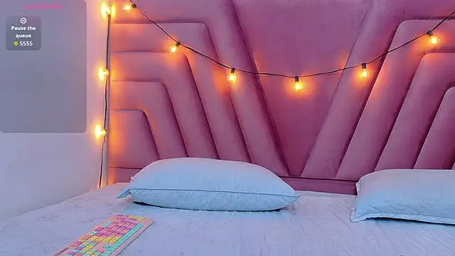 hornybarelylegalgirl online show from 10-21-25, 02:56