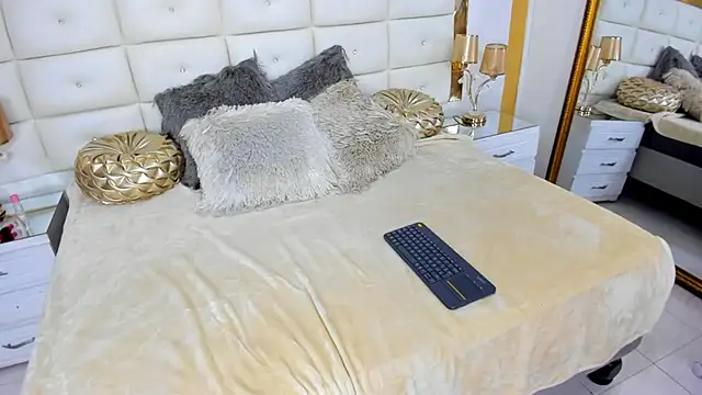 Snapshot of CoralHarmon chatting on 12-12-24, 09:48 CoralHarmon online show from 12-12-24, 09:48