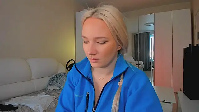 Snapshot of 1AlexaGoddess3 chatting on 09-14-25, 05:17 1AlexaGoddess3 online show from 09-14-25, 05:17