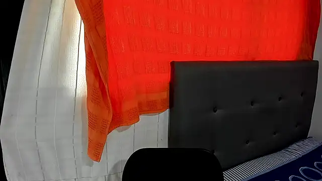 Snapshot of angela_nix chatting on 09-30-25, 02:44 angela nix online show from 09-30-25, 02:44