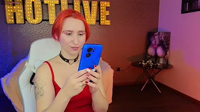 Snapshot of AliceBYKiss chatting on 02-14-25, 12:36 AliceBYKiss online show from 02-14-25, 12:36