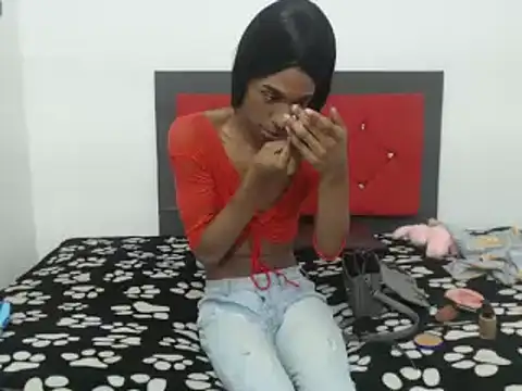 Snapshot of lucianadolll chatting on 02-17-25, 11:02 lucianadolll online show from 02-17-25, 11:02