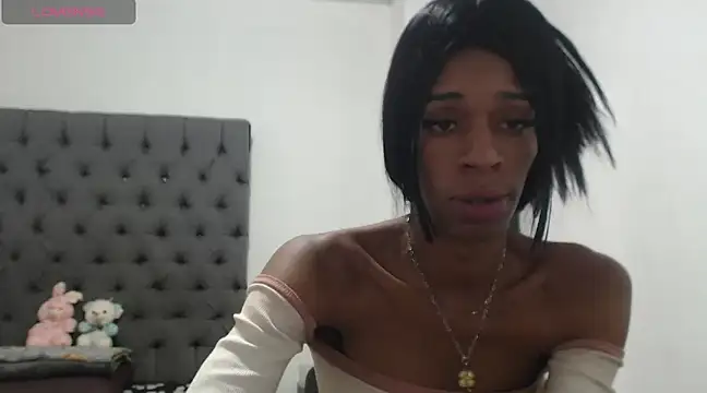 Snapshot of lucianadolll chatting on 03-13-25, 03:06 lucianadolll online show from 03-13-25, 03:06