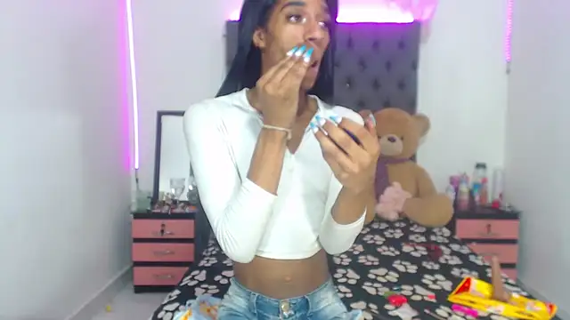 Snapshot of lucianadolll chatting on 09-29-25, 02:11 lucianadolll online show from 09-29-25, 02:11