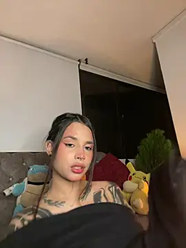 Snapshot of alessia_iris19 chatting on 02-09-25, 03:22 alessia iris19 online show from 02-09-25, 03:22