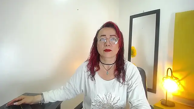 Lupiita223 online show from 09-28-25, 01:49