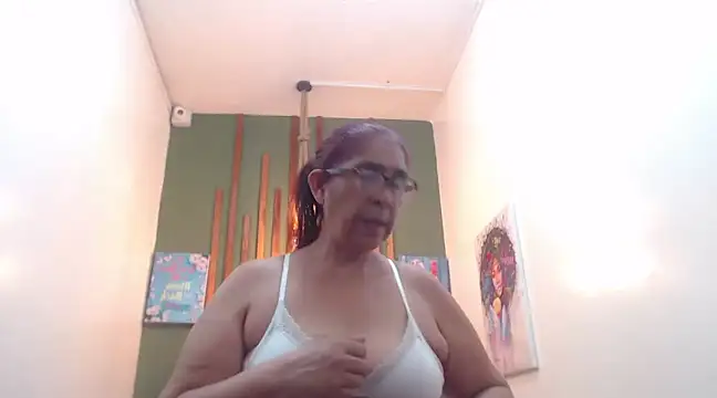 Snapshot of renata_milf_ chatting on 01-10-25, 12:15 renata milf online show from 01-10-25, 12:15