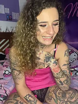 BlazyKitsune- online show from 01-02-25, 06:01