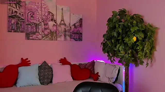 Snapshot of Katty_Lights chatting on 10-03-25, 11:18 Katty Lights online show from 10-03-25, 11:18