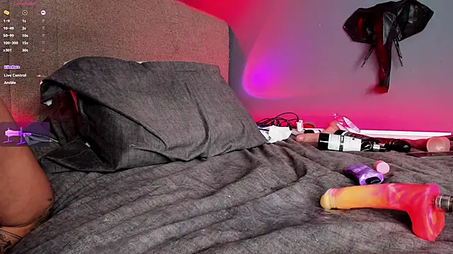 Snapshot of samuel_boy_tatoo chatting on 01-24-25, 04:59 samuel boy tatoo online show from 01-24-25, 04:59