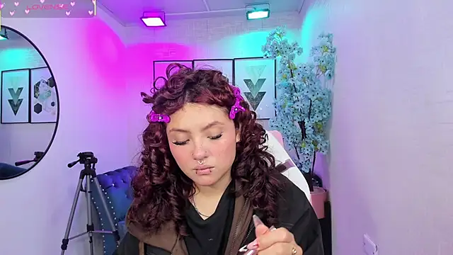 Theia moon online show from 03-18-26, 12:41