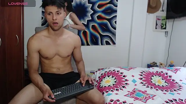 Snapshot of AshleyandTyler chatting on 01-26-25, 08:13 AshleyandTyler online show from 01-26-25, 08:13