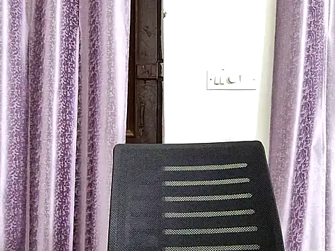 Snapshot of samosa73 chatting on 09-24-25, 01:36 samosa73 online show from 09-24-25, 01:36