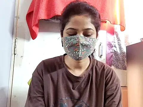 Snapshot of samosa73 chatting on 11-18-25, 10:41 samosa73 online show from 11-18-25, 10:41