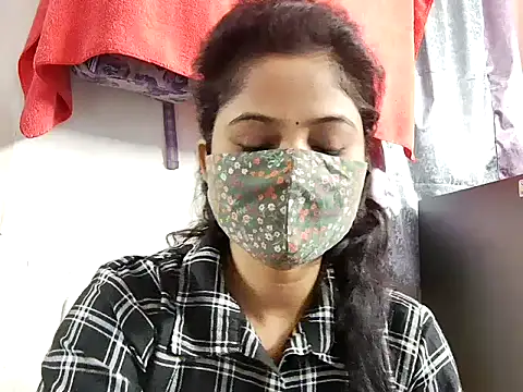 Snapshot of samosa73 chatting on 11-21-25, 07:34 samosa73 online show from 11-21-25, 07:34